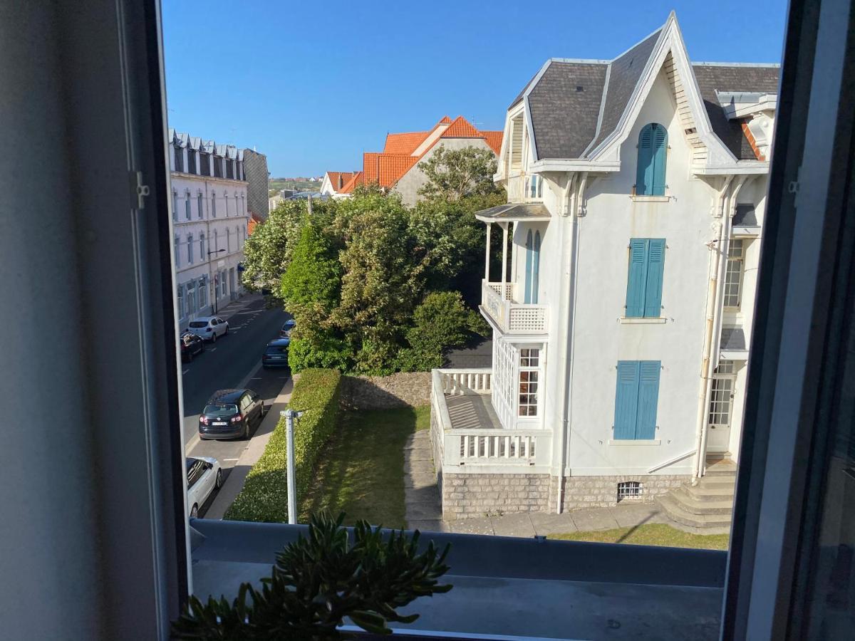 L'Universel Wimereux Esterno foto